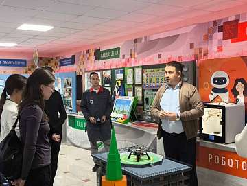 От учебной аудитории до реальных тренажеров: студенты КАИ испытали оборудование «Зарницы»